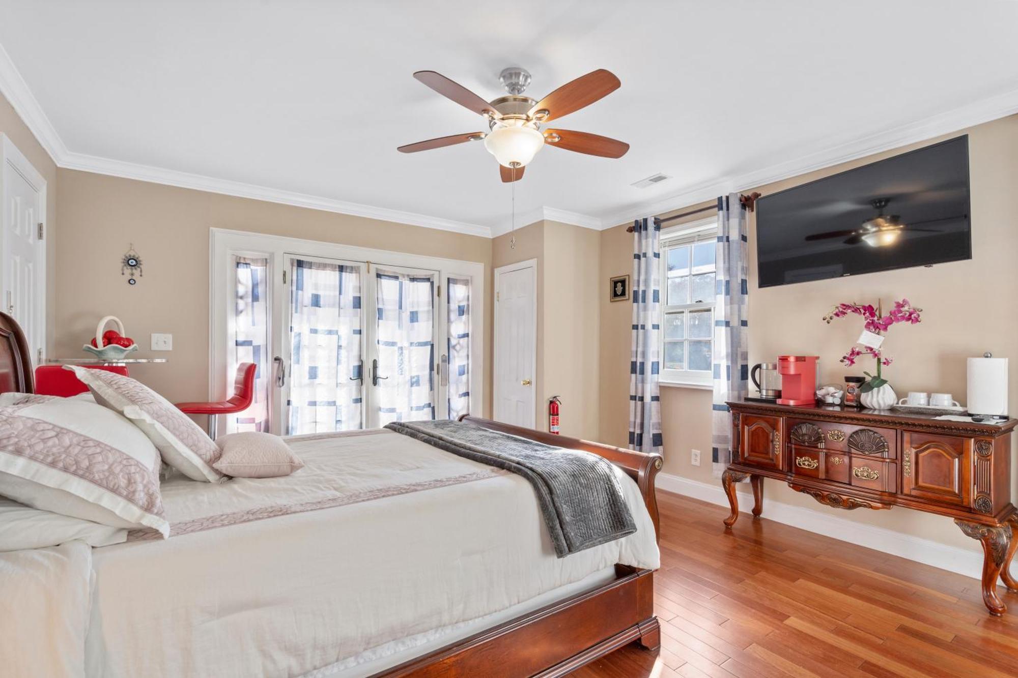 Modern & Comfy Suite Fort Washington Exterior photo