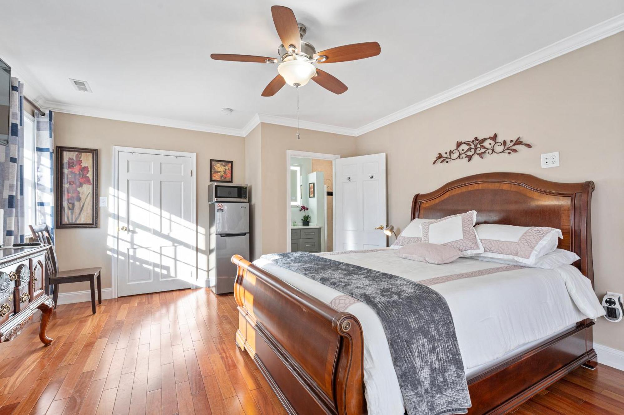 Modern & Comfy Suite Fort Washington Exterior photo