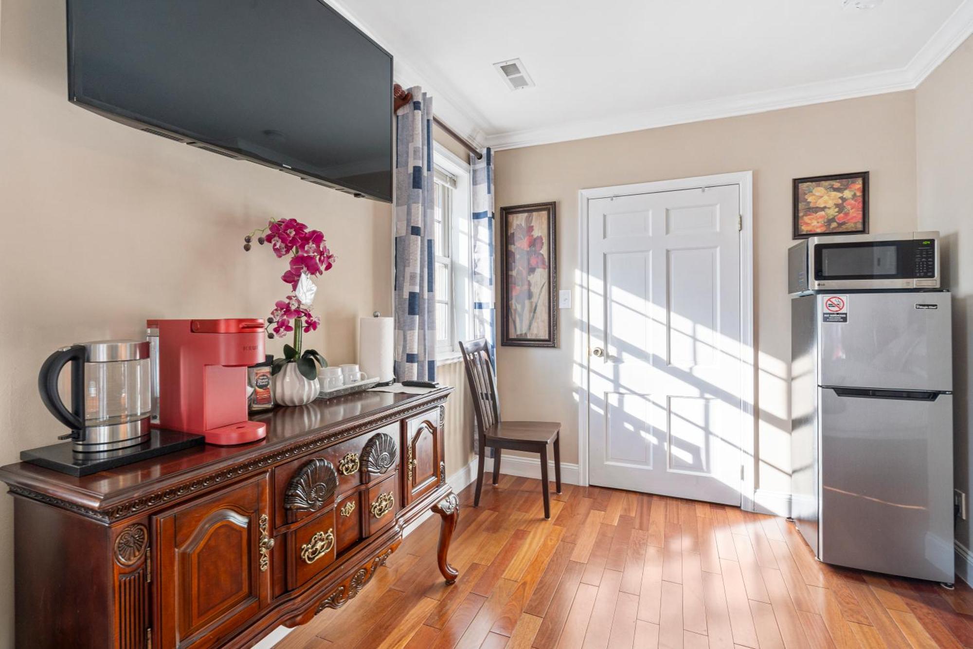Modern & Comfy Suite Fort Washington Exterior photo