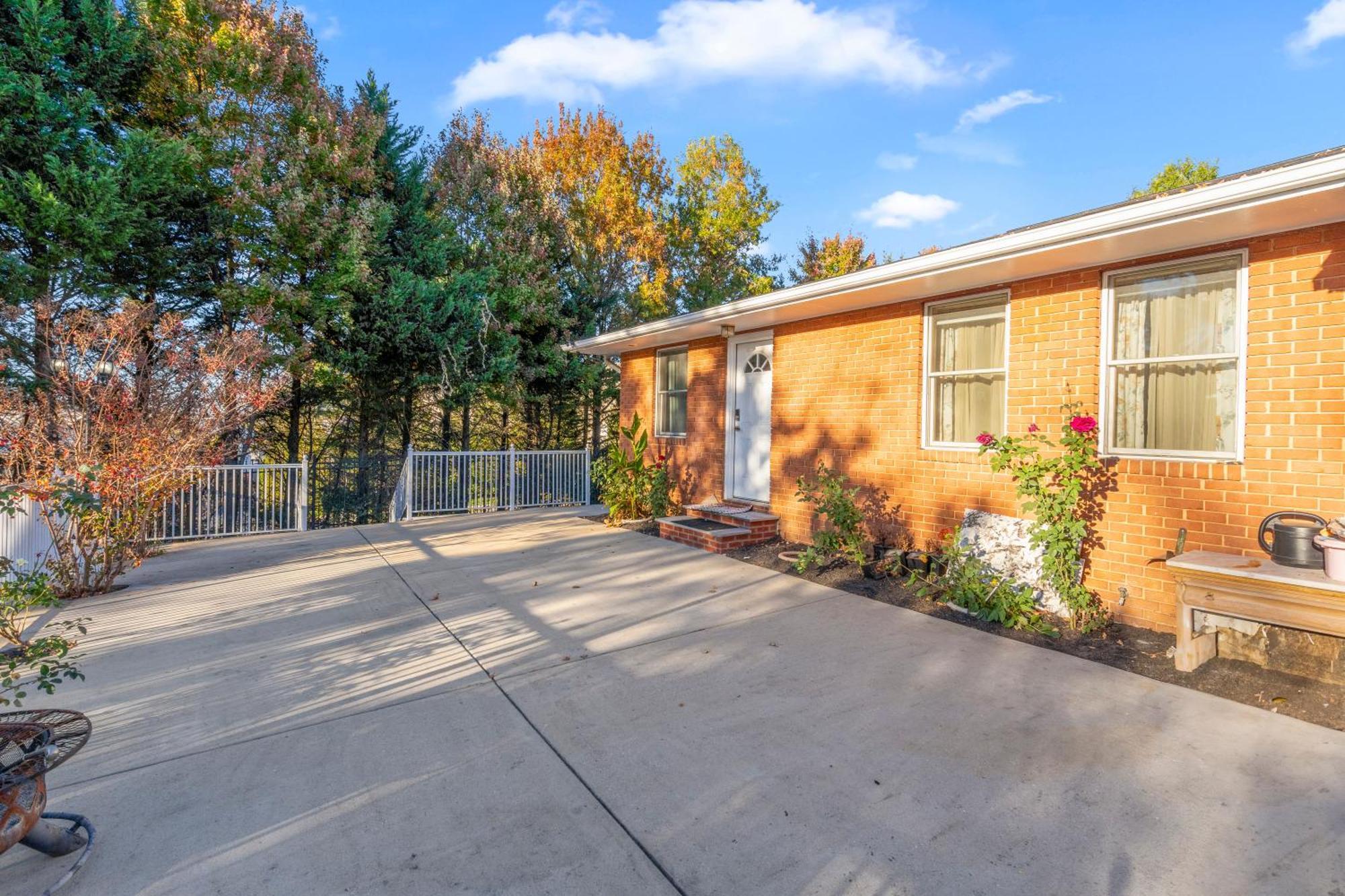 Modern & Comfy Suite Fort Washington Exterior photo